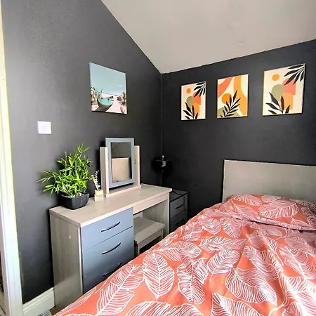 Modern In Heart Of Town Middlesbrough